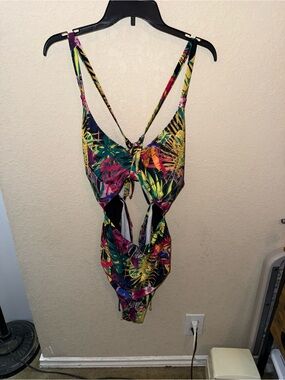 Women’s plus size swimsuit